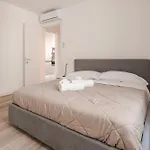 Hurban Anastasio 12 Park Apartman *